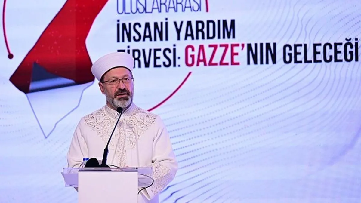 Diyanet İşleri Başkanı Erbaş, İstanbul’da “Gazze Zirvesi Sonuç Bildirgesi”ni okudu